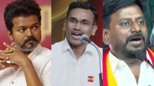 ‘விஜய் எப்போது பத்திரிகையாளர்களை சந்திப்பார்?’ - டிஸைன் டிஸைனாக உருட்டும் தவெகவினர்