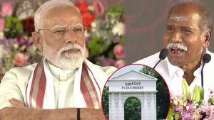 “எங்களுக்கு ஒரு வலி இருக்கு”.. பிரதமர் மோடியிடம் மேடையிலேயே ரங்கசாமி வைத்த மிக முக்கிய கோரிக்கை! 