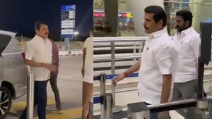 டெல்லி புறப்பட்டார் செந்தில்பாலாஜி.. கரூர் வழக்கில் சிபிஐ விசாரணைக்கு நாளை ஆஜர்! கூடவே ராஜீவ் காந்தி