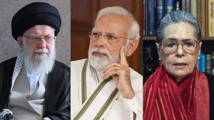 மவுனம் காப்பது நடுநிலை இல்லை.. ஈரான் விவகாரம்: உங்க நிலைப்பாடு என்ன? மோடிக்கு சோனியா காந்தி கேள்வி