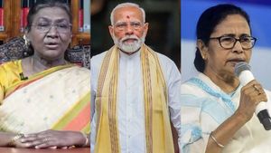 மேற்கு வங்க அரசியலில் புயலை கிளப்பிய ஜனாதிபதி விசிட்.. பாஜக vs மம்தா பானர்ஜி இடையே வார்த்தை யுத்தம்