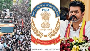 கரூர் வழக்கில் விஜய்க்கு புதிய சம்மன்.. இறுக்கும் சிபிஐ! 15 ஆம் தேதி நேரில் ஆஜராக உத்தரவு