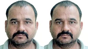 கிண்டி மேம்பாலத்தில் கைமாறிய 1.5 கிலோ தங்கம்.. சென்னை ஜிஎஸ்டி ஆபீசர் யாருனு பார்த்தால்? செம ட்விஸ்ட்