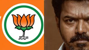 சிரிச்சுக்கிட்டே சிபிஐ ஆபீஸில் இருந்து வந்த விஜய்! இரவில் விஜய்யை சந்தித்த டெல்லி அதானி தூதுவர் யார்