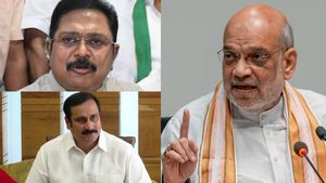 நாளை டெல்லிக்கு பறக்கும் தினகரன், அன்புமணி? அமித் ஷா முன்னிலையில் NDA கூட்டணி தொகுதிப் பங்கீடு டீல்?