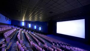 தியேட்டர்களில் படம் பார்க்க வருவோரிடம்.. பார்கிங் கட்டணம் வசூலிப்பது சட்டவிரோதம்! தடை போட்ட ஐகோர்ட்