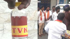 என்ன விஜய் இதெல்லாம்? சேலத்தில் மானத்தை வாங்கிய தவெகவினர்.. அப்பட்டமான விதிமீறல்!