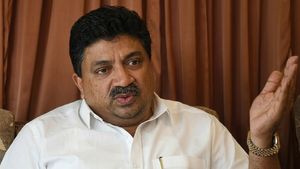 PTRக்கு எதிராக புரட்சிப் படை? பத்திகிட்டு எரியுது மதுரை! களத்துக்கு வந்த மாப்பிள்ளை! பரபர பாலிடிக்ஸ்