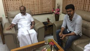 ஒருவேளை உண்மையா இருக்குமோ.. என்டிஏ கூட்டணியில் விஜய்! மாஜி அமைச்சர் கடம்பூர் ராஜூ சொன்ன வார்த்தை!