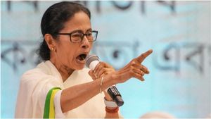 “மேற்கு வங்கத்தில் அறிவிக்கப்படாத அவசர நிலை.. தேர்தல் ஆணையத்தின் செயல் சரியில்லை” -  மம்தா பானர்ஜி