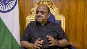 தமிழகம், மேற்கு வங்கம் உட்பட.. 8 மாநில ஆளுநர்கள் மாற்றம்! புதிய கவர்னர்கள் நியமனம்
