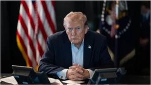 சிறார்களுக்கு பாலின மாற்று சிகிச்சைகளுக்கு தடை.. டிரம்ப் போட்ட அதிரடி உத்தரவு!