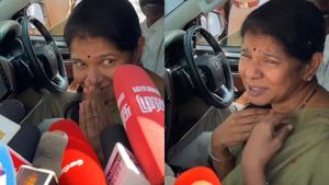 2026 சட்டமன்றத் தேர்தல்: 'தொண்டை கட்டியிருக்கு...' - கனிமொழியின் அந்தப் பதில்! என்னதான் நடக்கிறது?