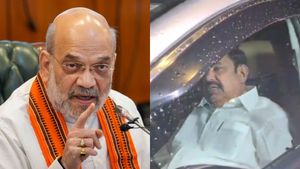 பேசியது 15 நிமிடம்.. காத்திருந்தது 2 மணி நேரம்! அமித்ஷாவை சந்திக்க ஹோட்டலில் காத்துக்கிடந்த எடப்பாடி