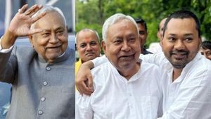 பீகார் முதல்வர் பதவி வேண்டாம்.. ராஜ்யசபா எம்பியாகும் நிதிஷ் குமார்.. இன்று மனு.. எல்லாம் மகனுக்காக!