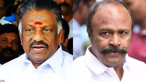 ஓ.பன்னீர்செல்வத்திடம் ஏடாகூட கேள்வி.. சட்டென டென்ஷனான பெரியகருப்பன்