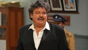 கல்லக்குடி ரயில் தண்டவாளத்தில் திடீரென தலை வைத்து படுத்த மன்சூர் அலிகான்! பதறிய போலீஸ்! ட்விஸ்ட்!