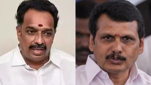 கரூரில் 100 இடங்களா.. செந்தில் பாலாஜி டீம் மீது கலெக்டரிடம் புகார் தந்த எம்.ஆர்.விஜயபாஸ்கர் 