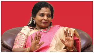 திமுக முருகர் புகைப்படம் வைக்குமா?.. பெரியார் படம் அகற்றம் குறித்து தமிழிசை விளக்கம்