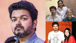 குடும்பமே விஜய்க்கு கடனாளிகள்! 