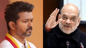 விஜய் பற்றி.. டெல்லிக்கு பறந்த உளவுத்துறை ரிப்போர்ட்.. ஆட்டத்தை கலைத்து ஆடப்போகும் அமித் ஷா? 