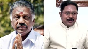 அண்ணன் ஓபிஎஸ் பத்தி பேசுங்க.. கூட்டத்தில் இருந்து வந்த குரல்.. கடுகடுத்த டிடிவி தினகரன்