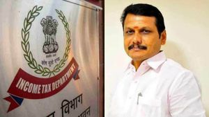 Senthil Balaji: செந்தில் பாலாஜியின் நண்பர் வீட்டில் வருமான வரித்துறை சோதனை.. 2 உணவகங்களிலும் ரெய்டு! 
