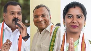 கோவை முதல் கன்னியாகுமரி வரை.. காங்கிரஸ் நிர்வாகிகளே கனவிலும் நினைக்காத பஞ்சாயத்து 