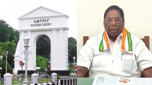 புதுச்சேரியில் இனி இந்தி கட்டாயம்! பிரெஞ்சு மொழி நீக்கத்திற்கு எதிராக வெடிக்கும் மிக பெரிய போராட்டம்