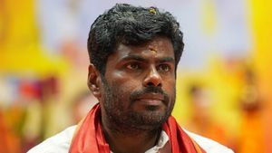 முடியவே முடியாது.. டெல்லியை எதிர்த்து நிற்கும் அண்ணாமலை! பாஜக பட்டியல் தாமதம்! இது தான் காரணம்!