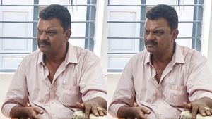 அரசு ஊழியருக்கு மறக்கவே முடியாத பரிசு..  வேலூரில் தனியார் பள்ளி உரிமையாளர் தந்த சர்ப்ரைஸ் 
