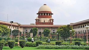 SIRல் தேர்தல் அதிகாரிகள் பெயர்களே வாக்காளர் பட்டியலில் இருந்து நீக்கம்! சுப்ரீம் கோர்ட்டில் முறையீடு