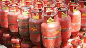 கோவையில் கியாஸ் சிலிண்டர் அடாவடி: மத்திய அரசு விதியை மீறி 36 நாட்களாக உயர்வு.. இல்லத்தரசிகள் ஷாக்