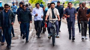  ஸ்டாலின் வண்டி வருது.. கொடைக்கானலில் சைக்கிளிங் செய்த முதல்வர்.. பொதுமக்கள் உற்சாகம்!