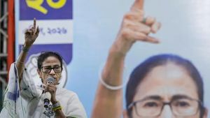 “மாற்றம் அல்ல.. பழிவாங்கல்!” மம்தா பானர்ஜி வைத்த முழக்கம்! மேற்கு வங்கத்தில் மாறும் களம்!