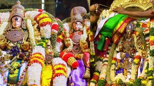 நாளை மீனாட்சி திருக்கல்யாணம்! திருமாங்கல்ய சரடு மாற்ற நல்ல நேரம் எது? செவ்வாய்க்கிழமையில் மாற்றலாமா?