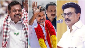 மதுரையில் திமுக 6, அதிமுக 3.. தூத்துக்குடியில் திமுக 5, அதிமுக 1.. நக்கீரன் வெளியிட்ட மெகா சர்வே!