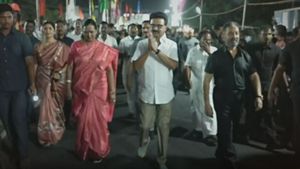 சேலத்தில் ஸ்டாலின், கமல்ஹாசன் முன்பே.. விஜய்யை பங்கமாக கலாய்த்த பிரேமலதா 