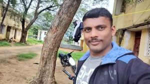 தூத்துக்குடி காவலர் சபரி குமார்.. தேர்தலில் செய்யக்கூடாத வேலை.. தேடி வந்த சஸ்பெண்ட் ஆர்டர் 