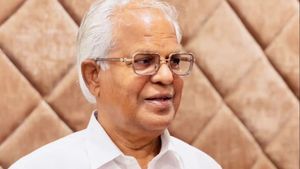 சிங்கப்பூர் கவிஞர் புதுமைத்தேனீ மா. அன்பழகன் காலமானார்.. இலக்கிய உலகம் ஆழ்ந்த இரங்கல் 