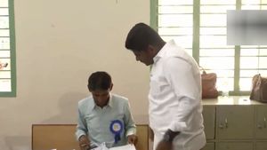 விஜய் காஸ்ட்யூமில் வாக்களித்த அண்ணாமலை.. பதறியடித்து சொன்ன விளக்கம்