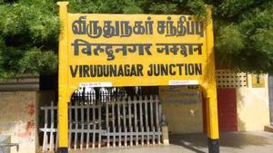 மொத்தமாக முடங்கும் விருதுநகர் மாவட்டம்.. ஐந்து லட்சம் தொழிலாளர்கள் பாதிக்கப்படும் அபாயம் 
