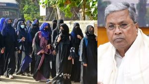 Hijab: பள்ளிகளில் ஹிஜாப் அணிய விதிக்கப்பட்ட தடை நீக்கம்! 2022ல் பாஜக பிறப்பித்த உத்தரவை ரத்து செய்த சித்தராமையா