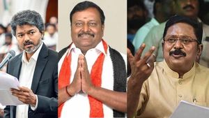 தோல்வியால் விரக்தி.. அடுத்தடுத்து ராஜினாமா செய்யும் அமமுக நிர்வாகிகள்! கலக்கத்தில் டிடிவி