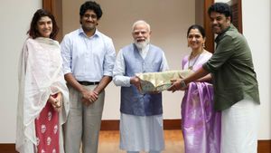 Kushbu: மகள் அவந்திகாவுக்கு திருமணம்! பிரதமருக்கு அழைப்பு விடுத்த குஷ்பு- சுந்தர்.சி!  மாப்பிள்ளை யார்?