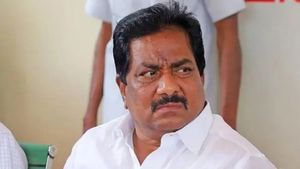 வாக்கு எண்ணிக்கையின் போதே.. 3 செல்போன்களை உடைத்த மூர்த்தி.. தவெகவினர் கொடுத்த அலப்பறை! 
