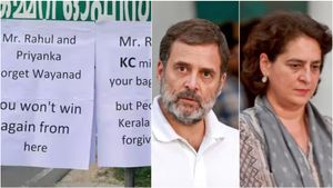 “வயநாட்டை ராகுல், பிரியங்கா மறந்துவிட்டனர்!” காங்கிரஸ் அலுவலகத்தில் ஒட்டப்பட்ட போஸ்டர்!