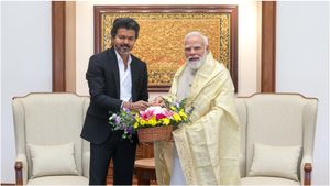 வெறும் 10 நிமிடங்கள்தான்.. உடனே வெளியே வந்த விஜய்! மோடி உடனான சந்திப்பில் இப்படி நடந்ததே இல்லை!
