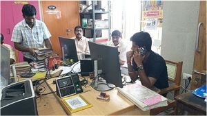 திருச்செந்தூர் முருகன் கோயிலில் அர்ச்சகருக்கு தடை மட்டும் விதிக்கப்பட்டது ஏன்? அமைச்சர் விளக்கம்!