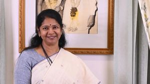 கூட்டணியை பற்றி சிந்திக்க வேண்டிய நேரமிது.. கனிமொழி சொன்ன வார்த்தை.. மாற்றத்திற்கு தயாராகும் திமுக! 